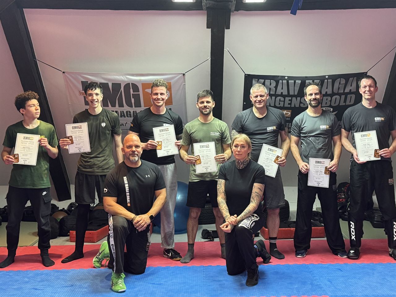 Realistische Selbstverteidigungsübung im Training