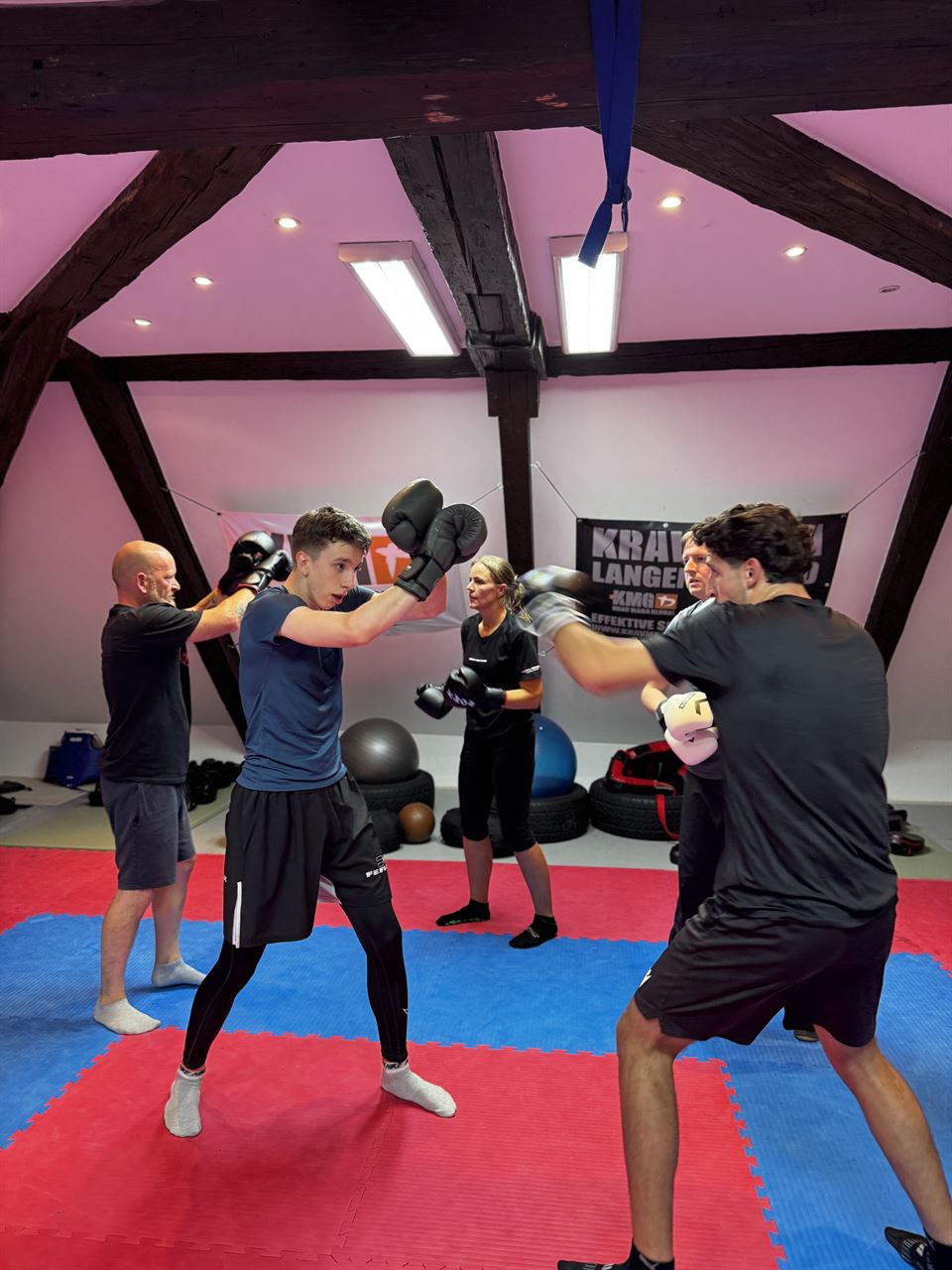 Grundausbildung im Krav Maga